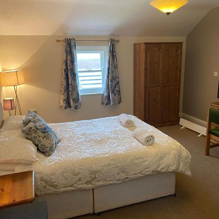 The Duke Of Edinburgh Inn Newgale ภายนอก รูปภาพ