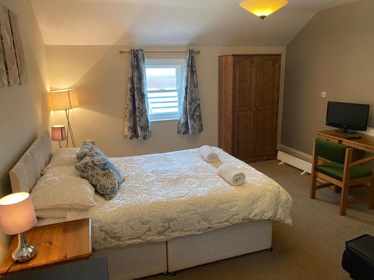 The Duke Of Edinburgh Inn Newgale ภายนอก รูปภาพ