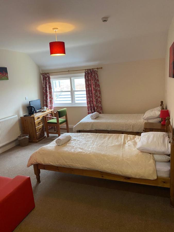 The Duke Of Edinburgh Inn Newgale ภายนอก รูปภาพ