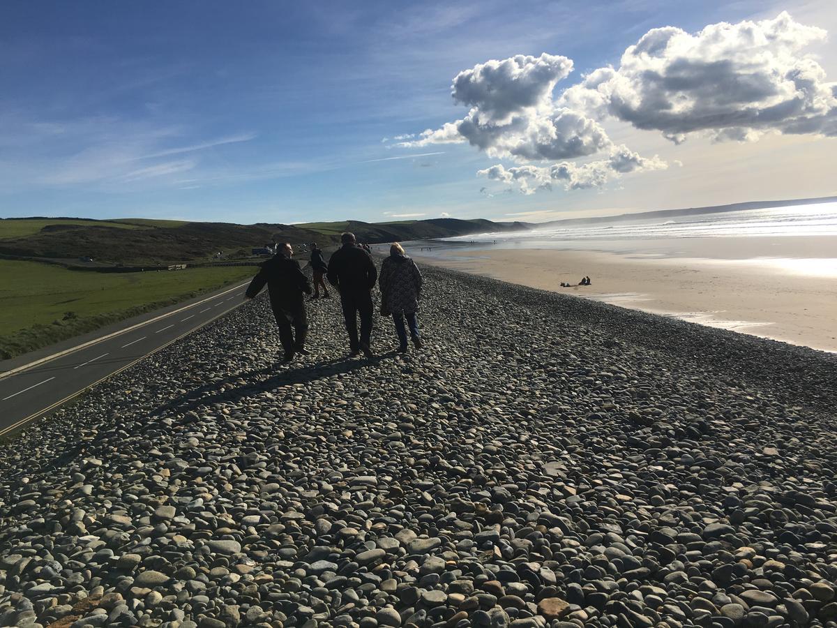 The Duke Of Edinburgh Inn Newgale ภายนอก รูปภาพ