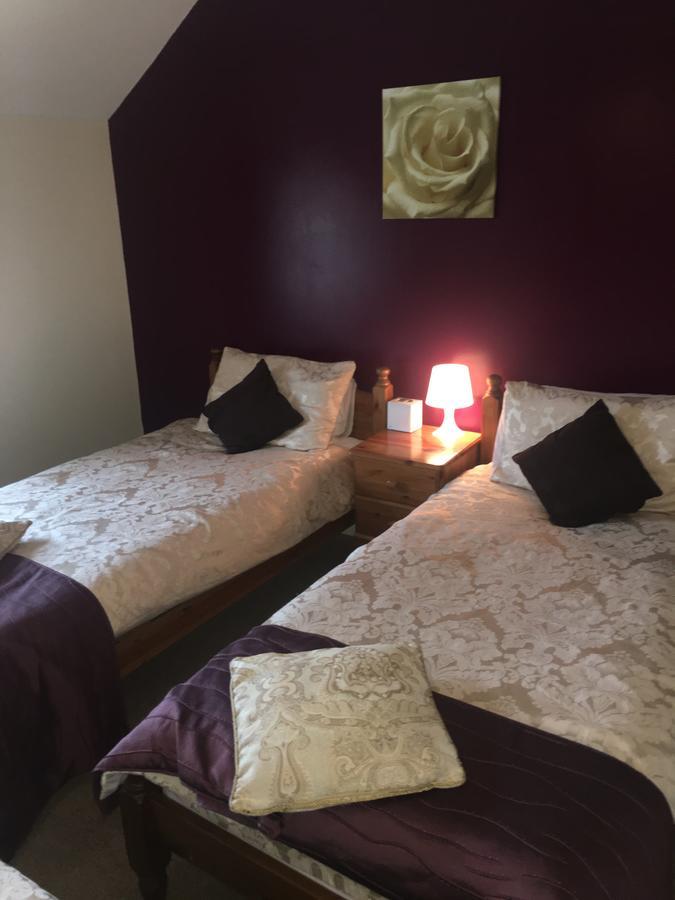 The Duke Of Edinburgh Inn Newgale ภายนอก รูปภาพ