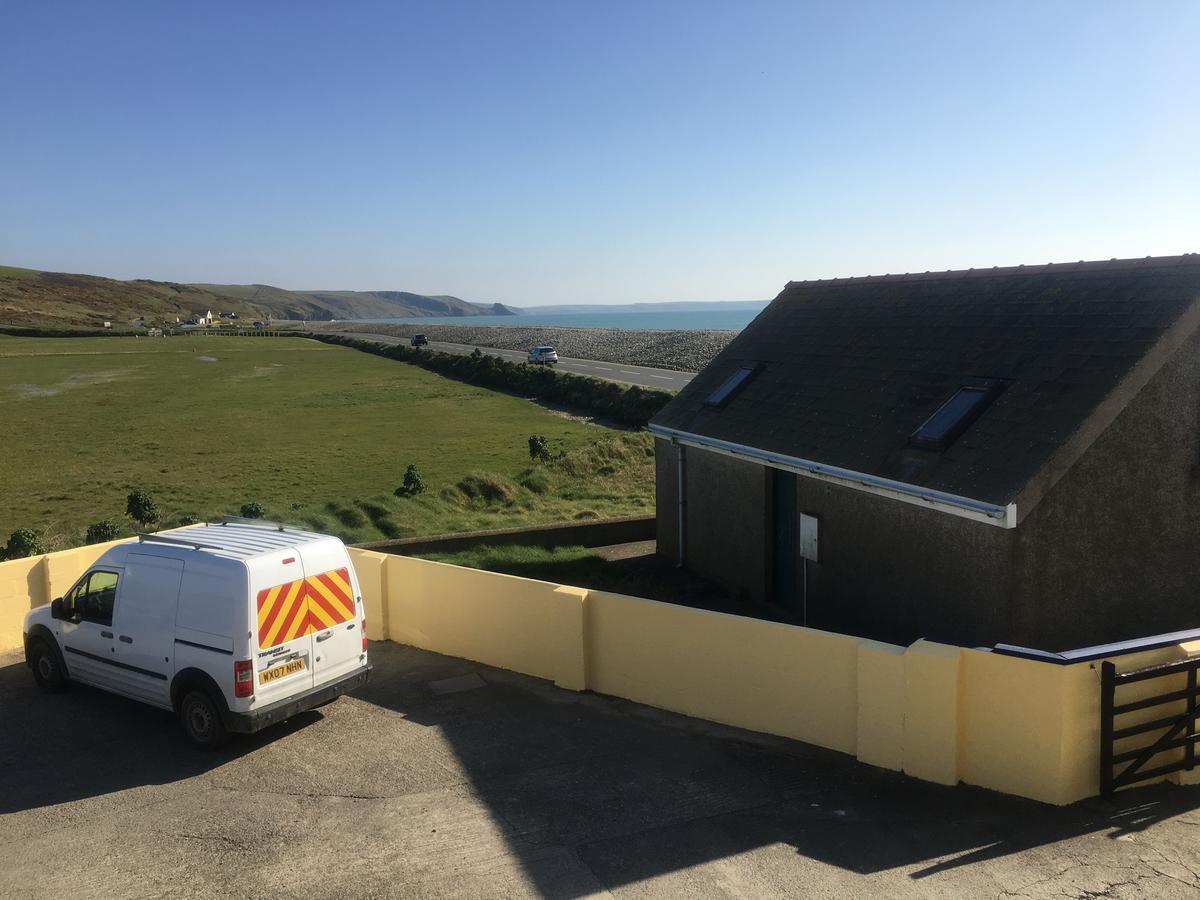 The Duke Of Edinburgh Inn Newgale ภายนอก รูปภาพ